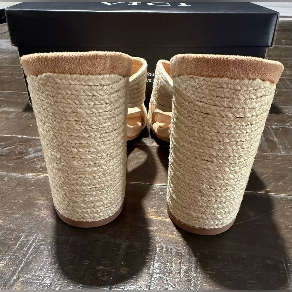 NIB Vici Palmer Criss Cross Heeled Sandal in Camel Sz 8.5 Cruise Vacay Yacht - Picture 5 of 8